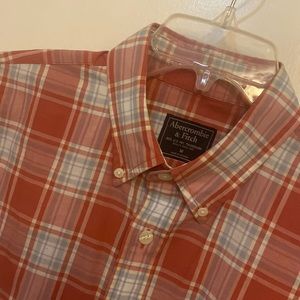 Abercrombie Fitch Button Up Shirt Mens Size M Red and Blue Plaid Long Sleeve.